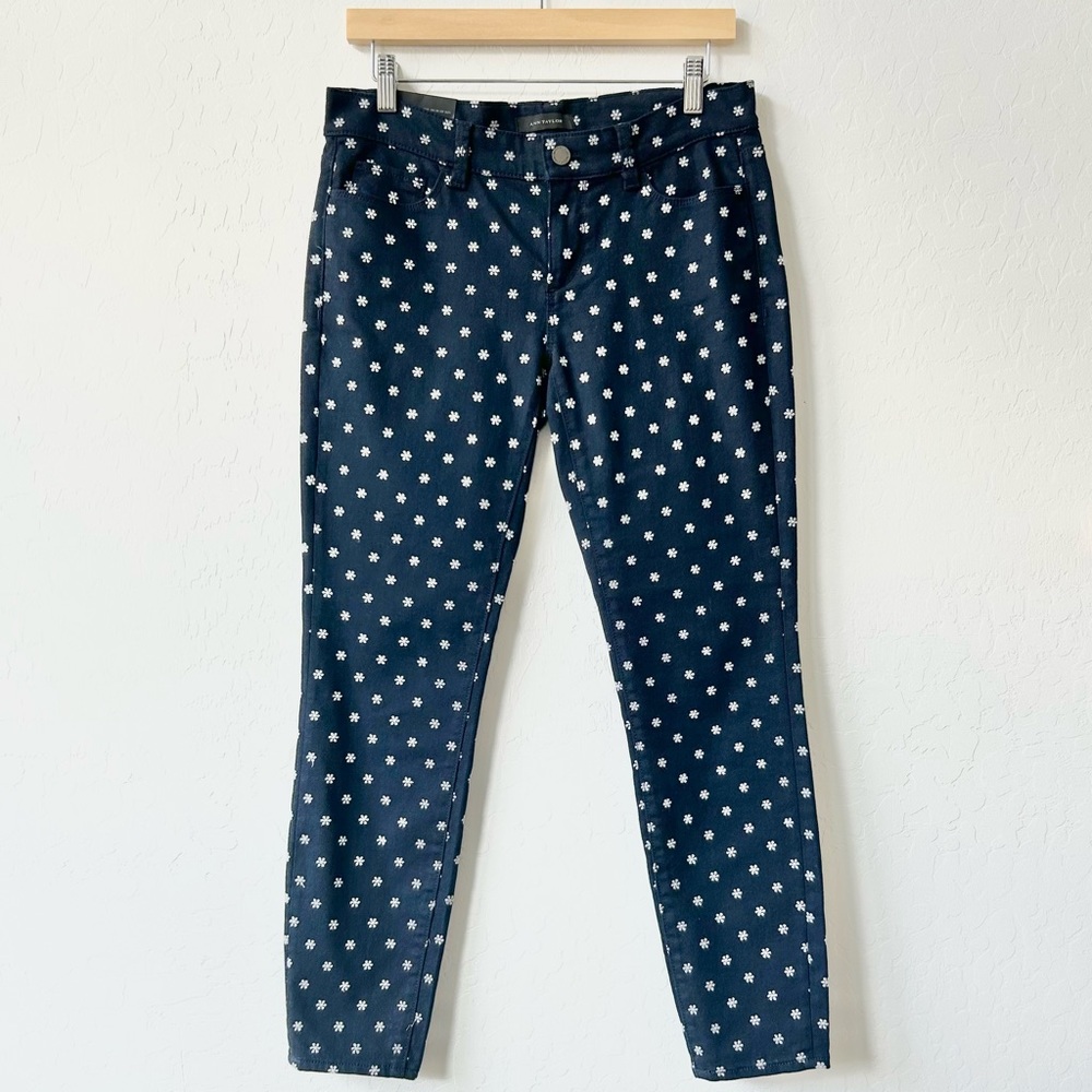 Ann Taylor Skinny Ankle Blue Jean Pant Embroidered White Flowers, Size 4, NWT